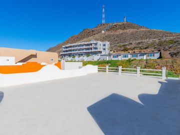 Casa con Vista al Mar en La Misión – A Solo Unos Pasos de la Playa