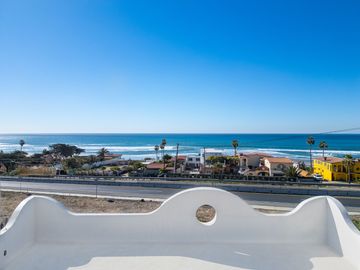Casa con Vista al Mar en La Misión – A Solo Unos Pasos de la Playa