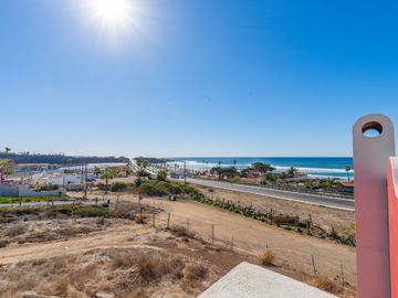 Casa con Vista al Mar en La Misión – A Solo Unos Pasos de la Playa