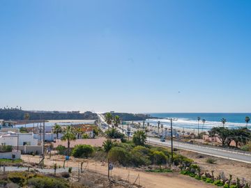 Casa con Vista al Mar en La Misión – A Solo Unos Pasos de la Playa