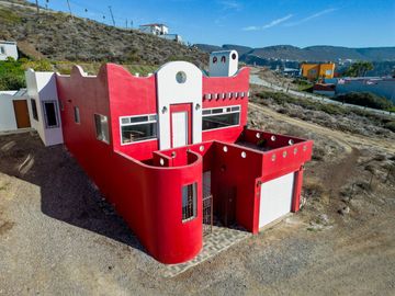 Casa con Vista al Mar en La Misión – A Solo Unos Pasos de la Playa