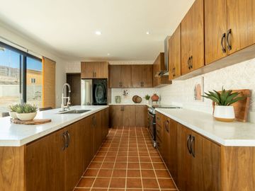 Casa Nueva Totalmente Amueblada con Vista al Mar en Venta en La Misión, Ensenada, B.C.