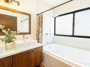 Casa Nueva Totalmente Amueblada con Vista al Mar en Venta en La Misión, Ensenada, B.C.