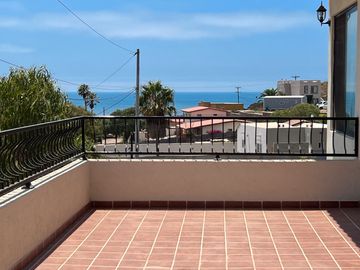 Casa Nueva Totalmente Amueblada con Vista al Mar en Venta en La Misión, Ensenada, B.C.