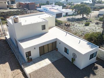 Casa Nueva Totalmente Amueblada con Vista al Mar en Venta en La Misión, Ensenada, B.C.