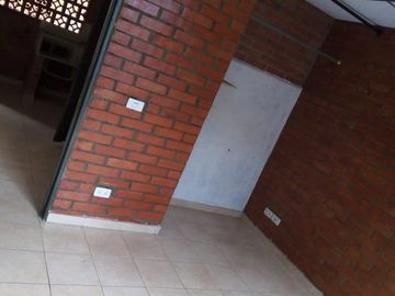 VENTA CASA MULTIFUNCIONAL BARRIO SALOMIA - NORTE CALI