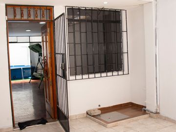 🏡 OPORTUNIDAD ÚNICA - CASA AMPLIA Y LISTA PARA HABITAR EN LOS OLIVOS