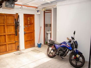 🏡 OPORTUNIDAD ÚNICA - CASA AMPLIA Y LISTA PARA HABITAR EN LOS OLIVOS