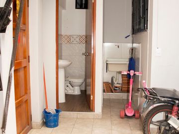 🏡 OPORTUNIDAD ÚNICA - CASA AMPLIA Y LISTA PARA HABITAR EN LOS OLIVOS