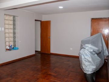 🏡 OPORTUNIDAD ÚNICA - CASA AMPLIA Y LISTA PARA HABITAR EN LOS OLIVOS