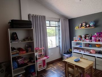 🏡 OPORTUNIDAD ÚNICA - CASA AMPLIA Y LISTA PARA HABITAR EN LOS OLIVOS