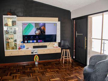 🏡 OPORTUNIDAD ÚNICA - CASA AMPLIA Y LISTA PARA HABITAR EN LOS OLIVOS