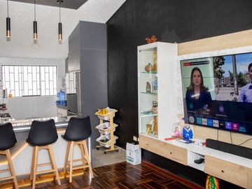🏡 OPORTUNIDAD ÚNICA - CASA AMPLIA Y LISTA PARA HABITAR EN LOS OLIVOS