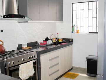 🏡 OPORTUNIDAD ÚNICA - CASA AMPLIA Y LISTA PARA HABITAR EN LOS OLIVOS