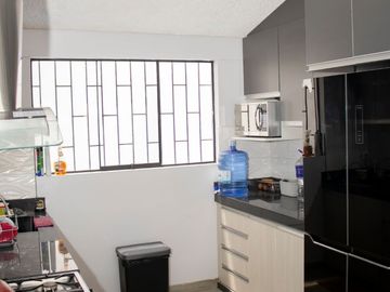 🏡 OPORTUNIDAD ÚNICA - CASA AMPLIA Y LISTA PARA HABITAR EN LOS OLIVOS