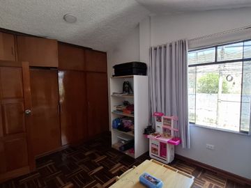 🏡 OPORTUNIDAD ÚNICA - CASA AMPLIA Y LISTA PARA HABITAR EN LOS OLIVOS