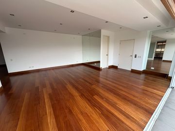 ESPECTACULAR TRIPLEX DE 4 DORMITORIOS, FRENTE AL OLIVAR DE SAN ISIDRO