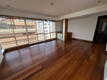 ESPECTACULAR TRIPLEX DE 4 DORMITORIOS, FRENTE AL OLIVAR DE SAN ISIDRO