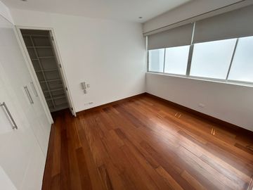 ESPECTACULAR TRIPLEX DE 4 DORMITORIOS, FRENTE AL OLIVAR DE SAN ISIDRO