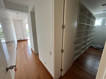 ESPECTACULAR TRIPLEX DE 4 DORMITORIOS, FRENTE AL OLIVAR DE SAN ISIDRO