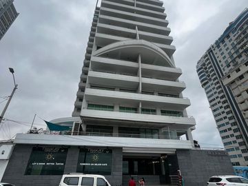 Venta de hermoso departamento frente a la playa