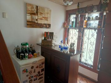 Oportunidad En Venta Casa Con 2 departamentos Granda Centeno