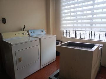 Oportunidad En Venta Casa Con 2 departamentos Granda Centeno
