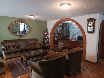 Oportunidad En Venta Casa Con 2 departamentos Granda Centeno