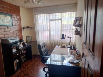 Oportunidad En Venta Casa Con 2 departamentos Granda Centeno