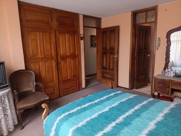 Oportunidad En Venta Casa Con 2 departamentos Granda Centeno