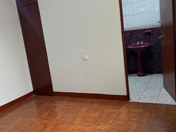 🔥 EXCELENTE OPORTUNIDAD!!🔥 VENTA DE BONITO DEPARTAMENTO EN URB. SANTA ANITA