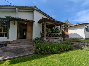 VENTA CASA 3 DORMITORIOS TUMBACO SECTOR LAS MINAS