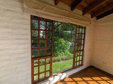 VENTA CASA 3 DORMITORIOS TUMBACO SECTOR LAS MINAS