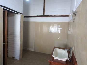 VENTA CASA 3 DORMITORIOS TUMBACO SECTOR LAS MINAS