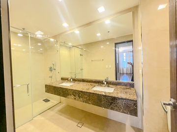 BGC, Taguig City, Condo for Sale in BGC, Fort Bonifacio, Taguig at the Suites, 2-Bedroom 2BR.