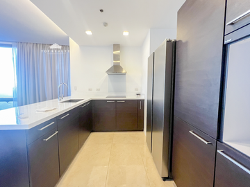 BGC, Taguig City, Condo for Sale in BGC, Fort Bonifacio, Taguig at the Suites, 2-Bedroom 2BR.