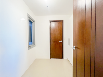 BGC, Taguig City, Condo for Sale in BGC, Fort Bonifacio, Taguig at the Suites, 2-Bedroom 2BR.