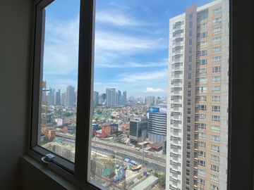 ACCESSIBLE & AFFORDABLE CONDO FOR SALE IN MANDALUYONG PIONEER WOODLANDS STUDIO 22.32 SQM PET FRIENDLY WITH FREEBIES