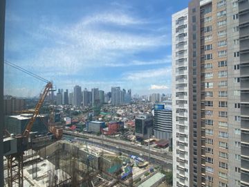 ACCESSIBLE & AFFORDABLE CONDO FOR SALE IN MANDALUYONG PIONEER WOODLANDS STUDIO 22.32 SQM PET FRIENDLY WITH FREEBIES