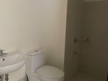 ACCESSIBLE & AFFORDABLE CONDO FOR SALE IN MANDALUYONG PIONEER WOODLANDS STUDIO 22.32 SQM PET FRIENDLY WITH FREEBIES