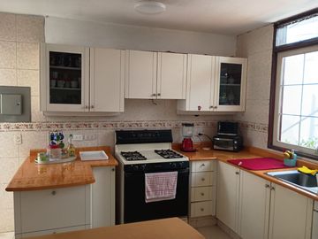 ¡Casa Exclusiva semi amoblada en San Borja!