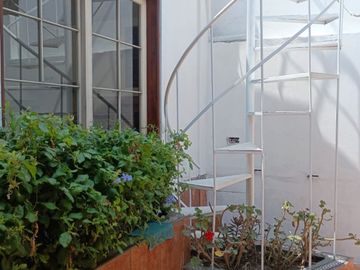 ¡Casa Exclusiva semi amoblada en San Borja!