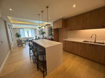 FOR SALE: Townhouse in Sikatuna Village, UP Diliman, Quezon City