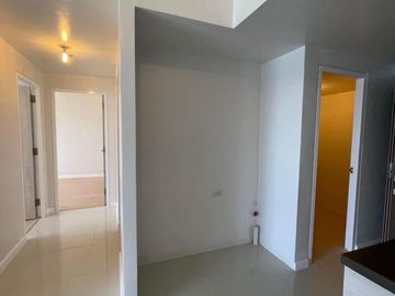 For Sale: Sea view 2BR in Mandani Bay Cebu