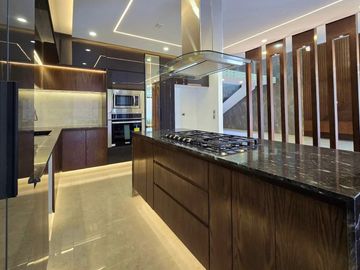 RESIDENCIA CASA  EN VENTA EN LOMAS DE ANGELÓPOLIS PUEBLA