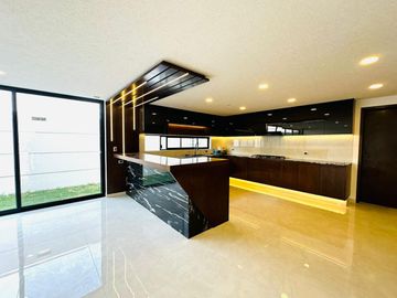 RESIDENCIA CASA  EN VENTA EN LOMAS DE ANGELÓPOLIS PUEBLA