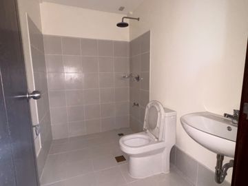 READY FOR OCCUPANCY CONDO IN MANILA COVENT GARDEN STUDIO UNIT 23.42 SQM PET FRIENDLY WITH FREEBIES