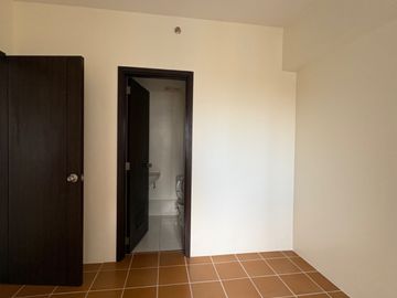 READY FOR OCCUPANCY CONDO IN MANILA COVENT GARDEN STUDIO UNIT 23.42 SQM PET FRIENDLY WITH FREEBIES