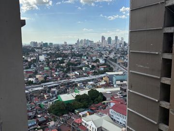 READY FOR OCCUPANCY CONDO IN MANILA COVENT GARDEN STUDIO UNIT 23.42 SQM PET FRIENDLY WITH FREEBIES