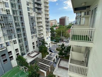 RESORT TYPE CONDO FOR SALE KASARA URBAN RESIDENCES STUDIO 24 SQM PET FRIENDLY WITH FREEBIES